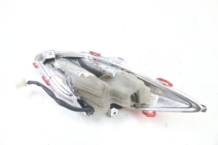 photo de PRAWE TYLNE ŚWIATŁO YAMAHA X-MAX XMAX 125 (2010 - 2013) - Zbliżenie techniczne