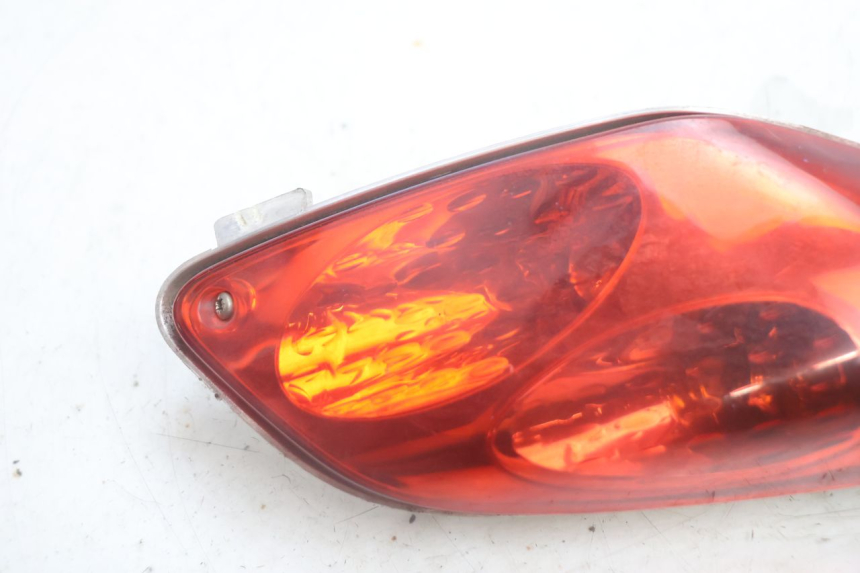 photo de PRAWE TYLNE ŚWIATŁO YAMAHA XMAX X-MAX 125 (2006 - 2009) - Szczegół części