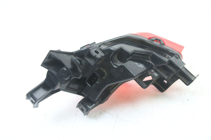 photo de PRAWE TYLNE ŚWIATŁO YAMAHA YP T-MAX TMAX 530 (2017 - 2020) - Zbliżenie techniczne