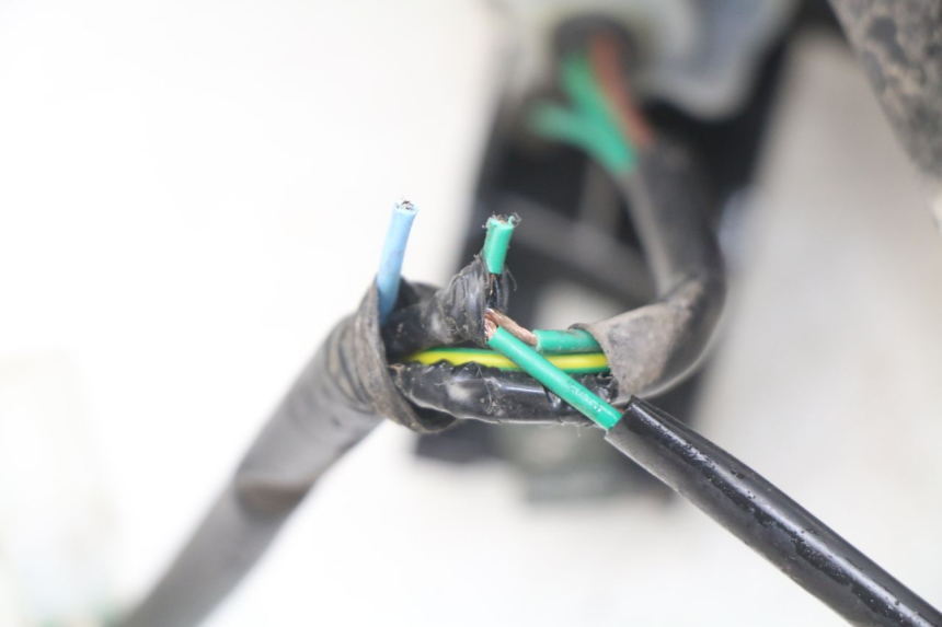 photo de PRAWE TYLNE ŚWIATŁO YAMASAKI YM T 125 (2015 - 2020) - Zbliżenie techniczne