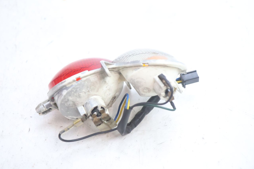photo de PRAWE TYLNE ŚWIATŁO YAMAHA YP MAJESTY 125 (2002 - 2006) - Zoom stanu zużycia