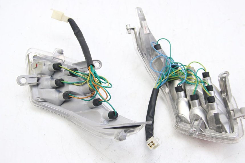 photo de LAMPA TYLNA PEUGEOT E-VIVACITY 1 (2012 - 2018) - Zbliżenie techniczne