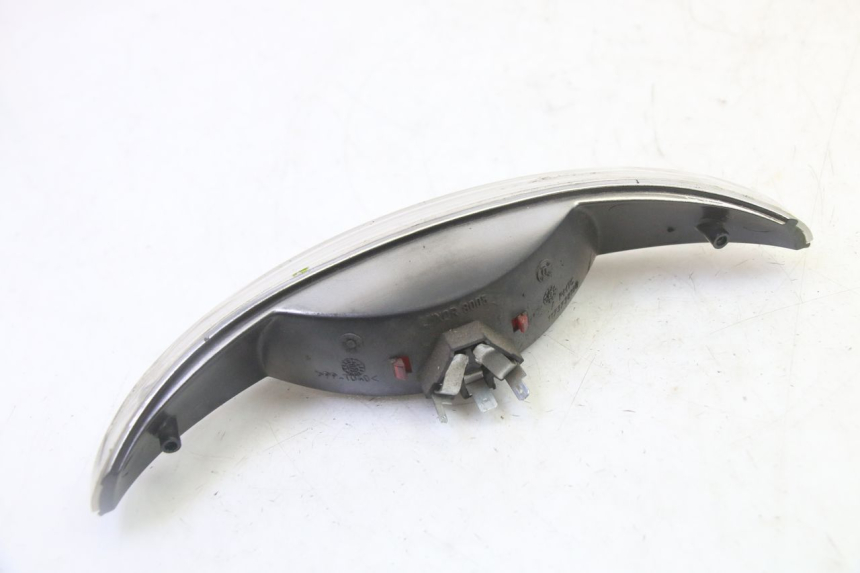 photo de LAMPA TYLNA PEUGEOT ELYSTAR 50 (2002 - 2014) - Zbliżenie techniczne