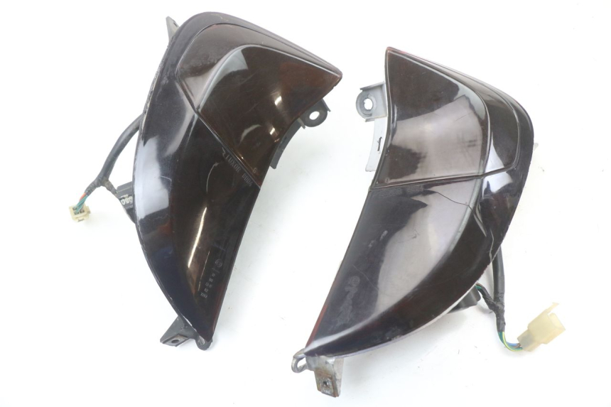 photo de LAMPA TYLNA HONDA FES PANTHEON 2T 125 (1998 - 2002) - Widok główny