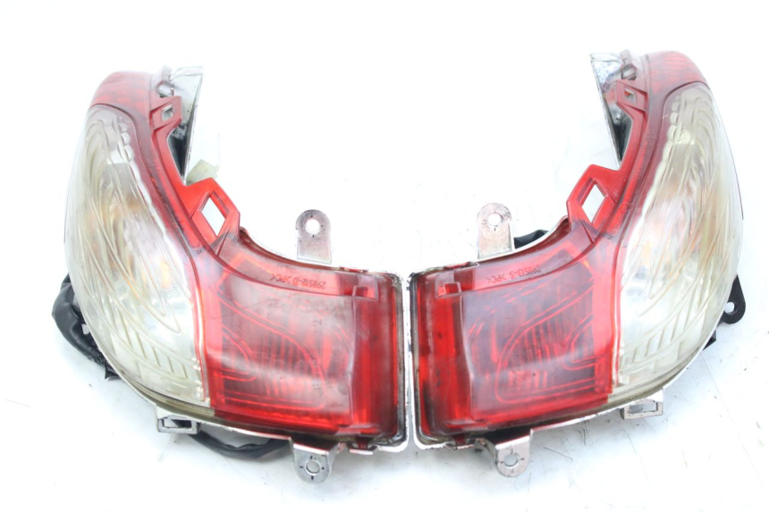 photo de LAMPA TYLNA HONDA FES S-WING SWING ABS 125 (2007 - 2015) - Widok główny