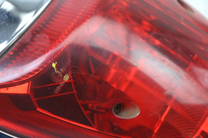 photo de LAMPA TYLNA SYM FIDDLE 3 III 125 (2014 - 2020) - Zoom stanu zużycia