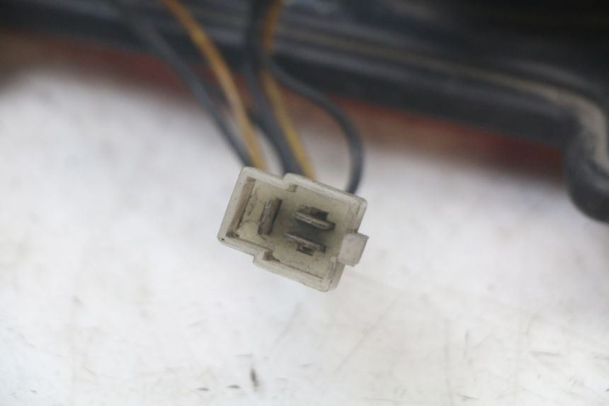 photo de LAMPA TYLNA YAMAHA FJ 3CX 1200 (1986 - 1996) - Zbliżenie komponentów