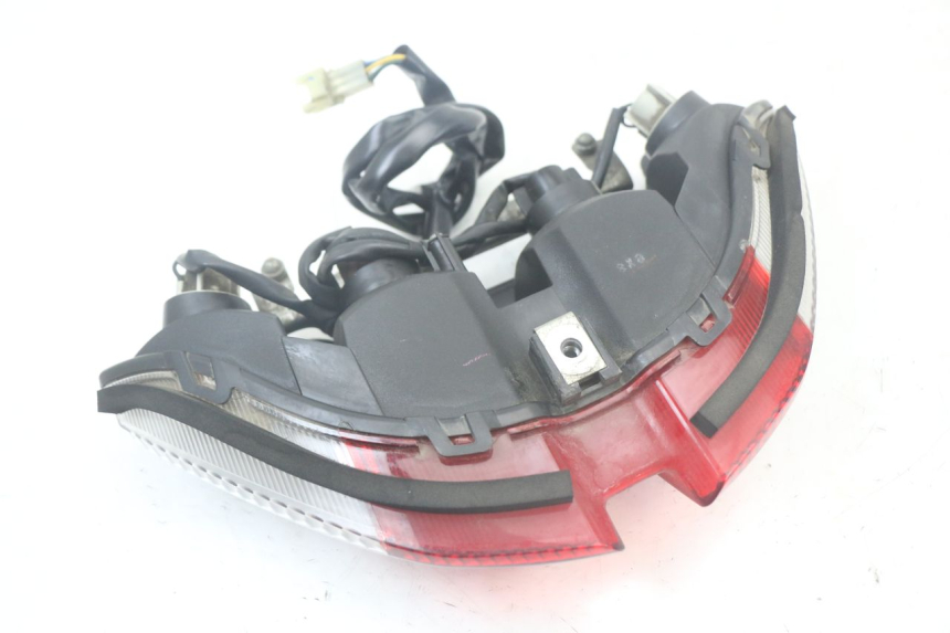 photo de LAMPA TYLNA YAMAHA FJR ABS 1300 (2006 - 2012) - Inny kąt widzenia