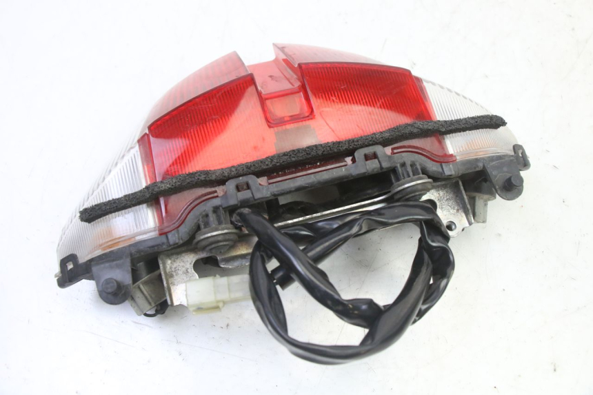photo de LAMPA TYLNA YAMAHA FJR ABS 1300 (2006 - 2012) - Zbliżenie techniczne