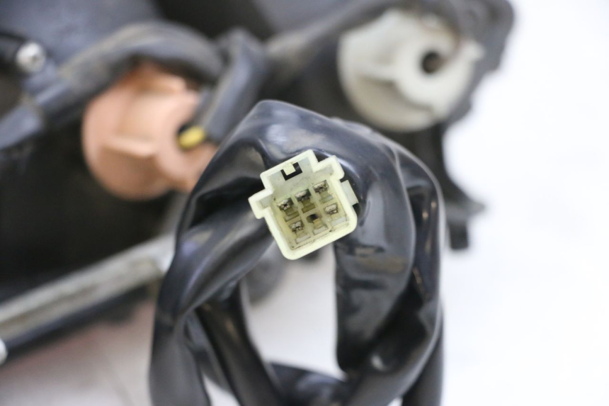 photo de LAMPA TYLNA YAMAHA FJR ABS 1300 (2006 - 2012) - Zbliżenie techniczne