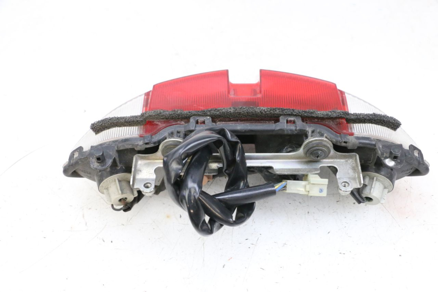 photo de LAMPA TYLNA YAMAHA FJR ABS 1300 (2006 - 2012) - Zbliżenie techniczne