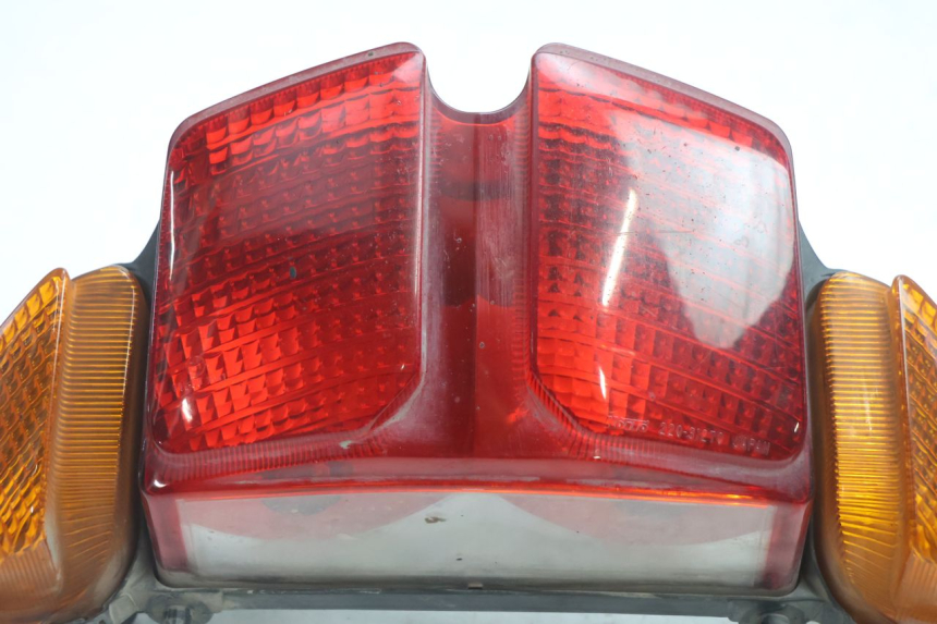 photo de ŚWIATŁO TYLNE YAMAHA FJR 1300 (2001 - 2005) - Zoom stanu zużycia