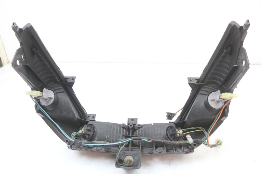 photo de LAMPA TYLNA HONDA FJS SILVER WING SILVERWING 400 (2005 - 2008) - Szczegóły charakterystyczne