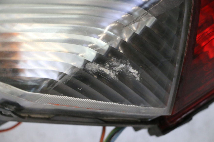 photo de LAMPA TYLNA HONDA FJS SILVER WING SILVERWING 400 (2005 - 2008) - Widok profilu