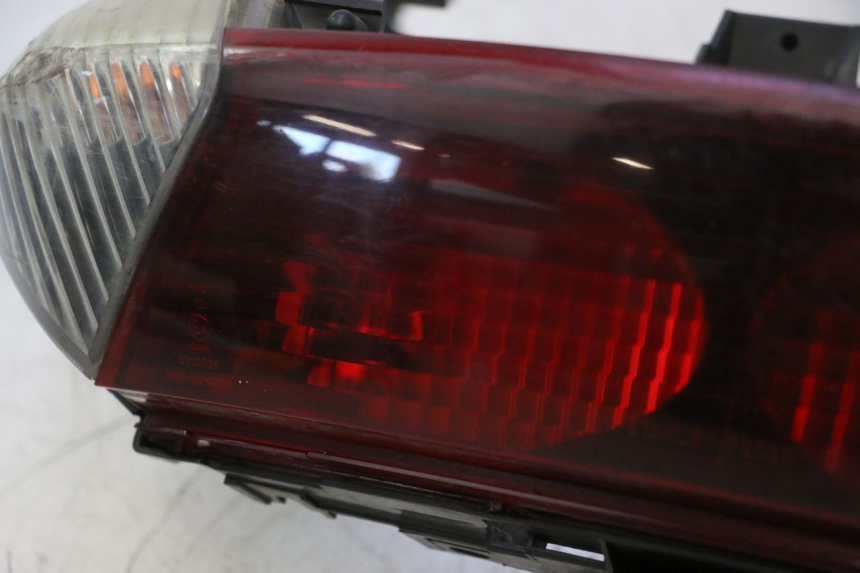 photo de LAMPA TYLNA HONDA FJS SILVER WING SILVERWING 400 (2005 - 2008) - Szczegóły charakterystyczne