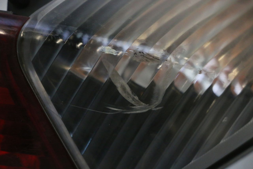 photo de LAMPA TYLNA HONDA FJS SILVER WING SILVERWING 400 (2005 - 2008) - Zbliżenie komponentów