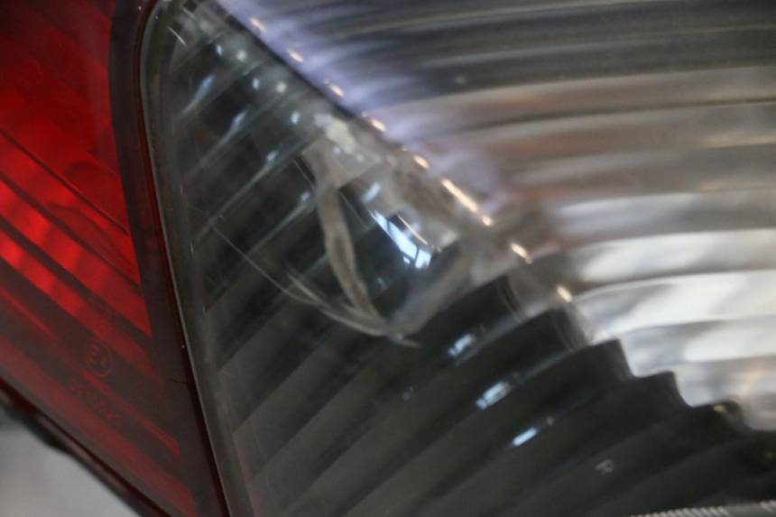 photo de LAMPA TYLNA HONDA FJS SILVER WING SILVERWING 400 (2005 - 2008) - Widok z bliska