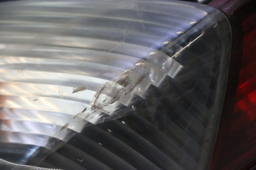 photo de LAMPA TYLNA HONDA FJS SILVER WING SILVERWING 400 (2005 - 2008) - Część sprawdzona