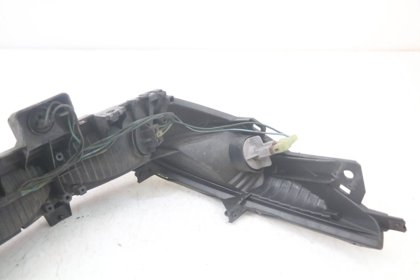 photo de LAMPA TYLNA HONDA FJS SILVERWING SILVER WING 600 (2001 - 2010) - Szczegóły charakterystyczne