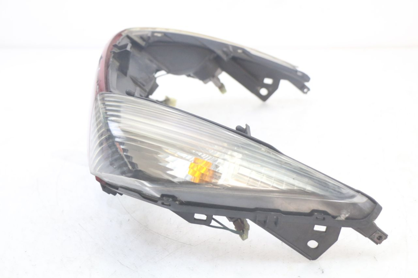 photo de LAMPA TYLNA HONDA FJS SILVERWING SILVER WING 600 (2001 - 2010) - Stan powierzchni