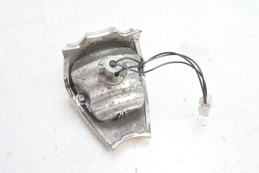 photo de LAMPA TYLNA PIAGGIO FLY 2T 50 (2004 - 2017) - Punkty mocowania