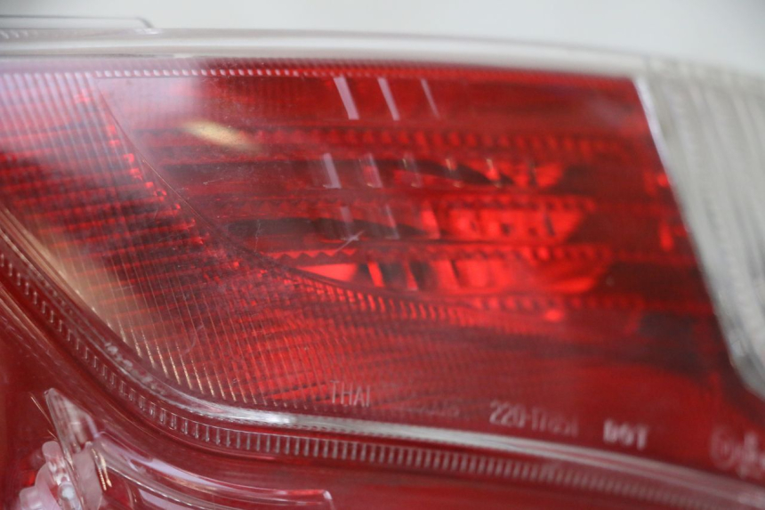 photo de LAMPA TYLNA HONDA FORZA ABS 300 (2013 - 2017) - Szczegół części