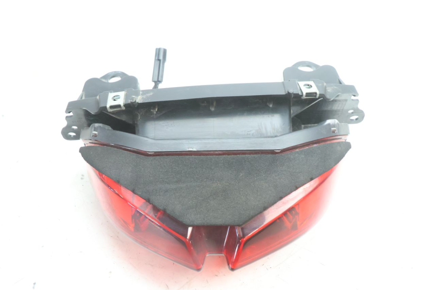 photo de LAMPA TYLNA YAMAHA FZ8 800 (2010 - 2016) - Zbliżenie techniczne