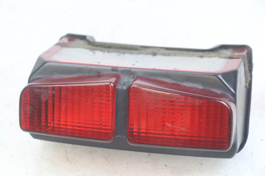 photo de LAMPA TYLNA YAMAHA FZS FAZER 600 (1998 - 2001) - Widok główny