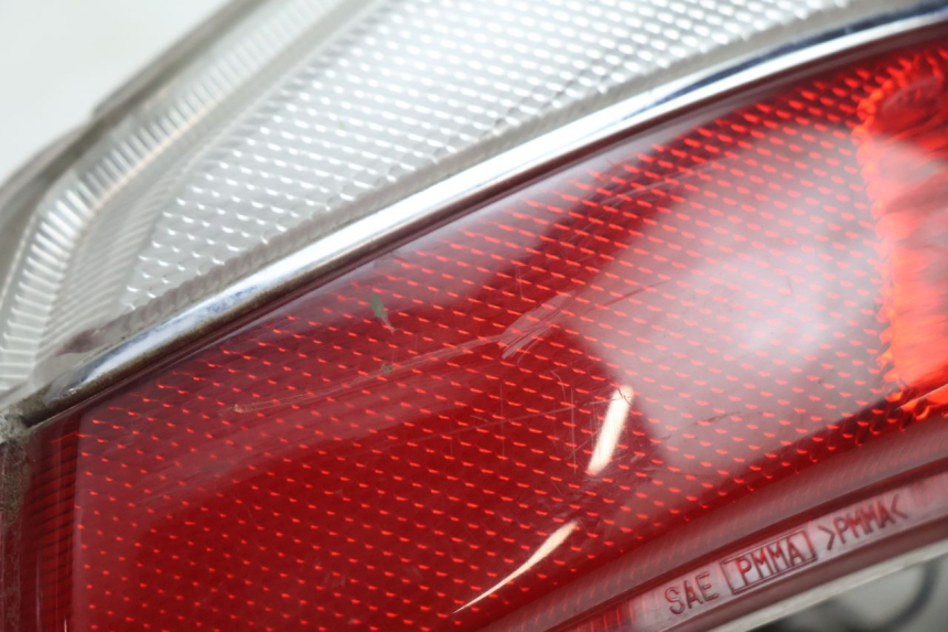 photo de LEWE TYLNE ŚWIATŁO SUZUKI BURGMAN EXECUTIVE ABS 650 (2006 - 2012) - Szczegół części