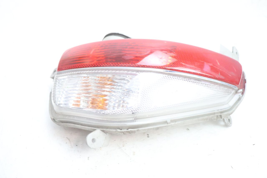 photo de LEWE TYLNE ŚWIATŁO SUZUKI BURGMAN EXECUTIVE ABS 650 (2006 - 2012) - Zbliżenie techniczne