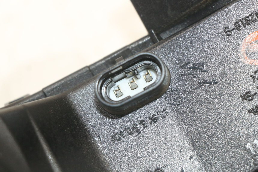 photo de LEWY TYLNY KIERUNKOWSKAZ PIAGGIO MP3 HPE 350 (2018 - 2020) - Oznaczenia i referencje