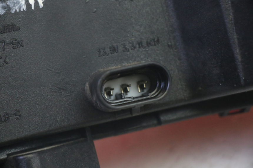 photo de LEWY TYLNY KIERUNKOWSKAZ PIAGGIO MP3 HPE 350 (2018 - 2020) - Widok ogólny