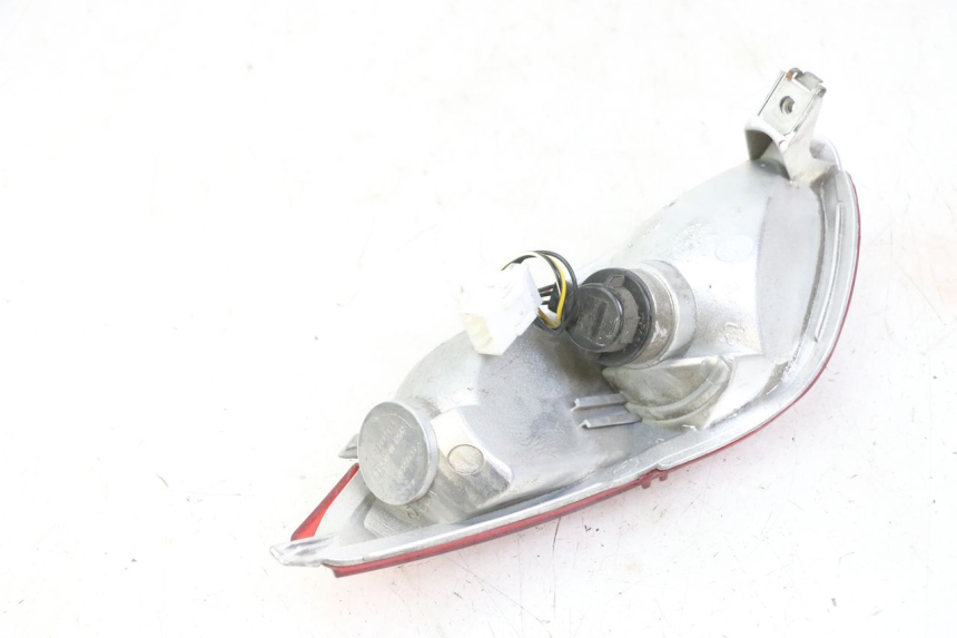 photo de LEWY TYLNY KIERUNKOWSKAZ PIAGGIO MP3 LT 300 (2010 - 2016) - Inny kąt widzenia