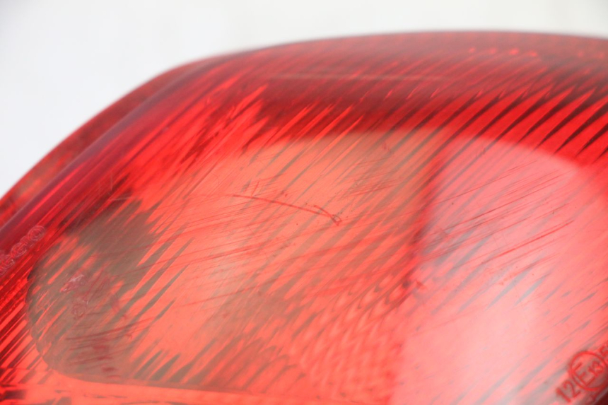 photo de LEWY TYLNY KIERUNKOWSKAZ PIAGGIO MP3 LT 300 (2010 - 2016) - Inny kąt widzenia