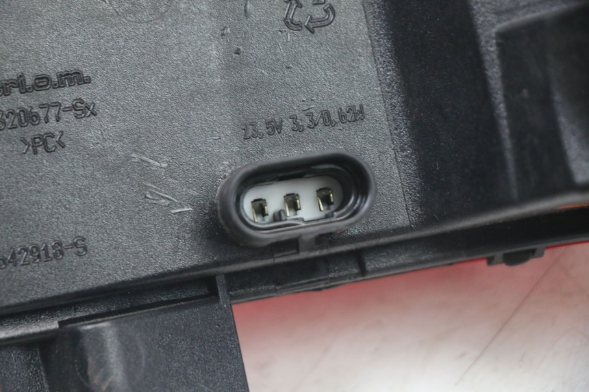 photo de LEWY TYLNY KIERUNKOWSKAZ PIAGGIO MP3 500 (2014 - 2017) - Stan powierzchni