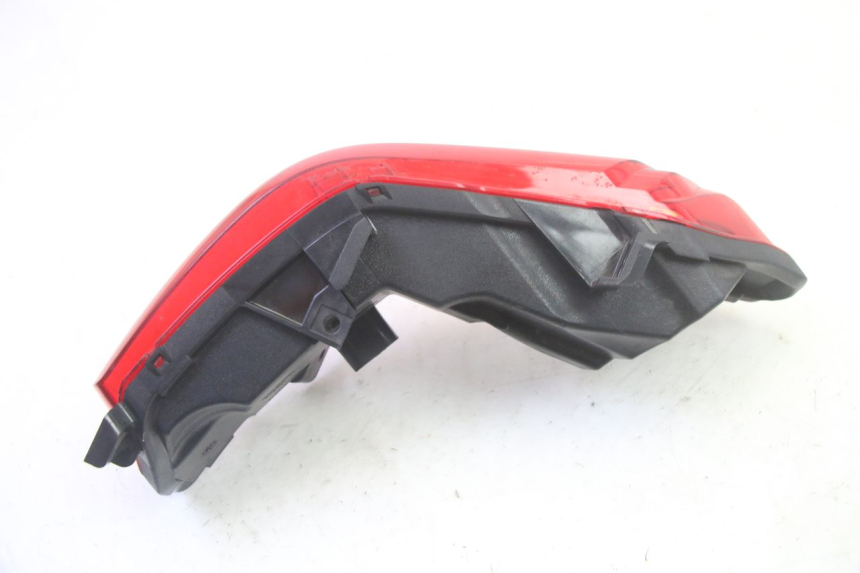 photo de LEWY TYLNY KIERUNKOWSKAZ PIAGGIO MP3 500 (2016 - 2018) - Inny kąt widzenia