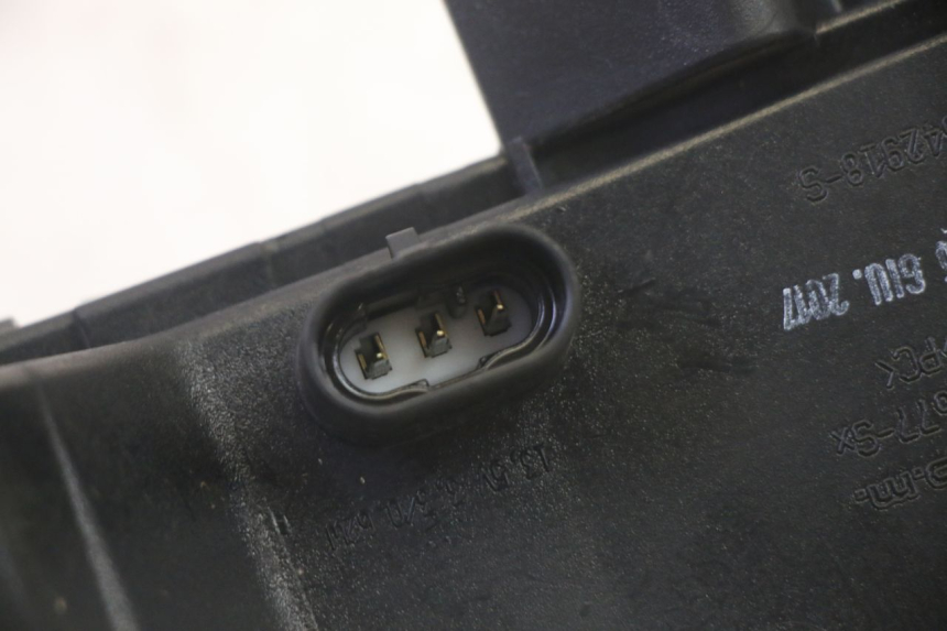 photo de LEWY TYLNY KIERUNKOWSKAZ PIAGGIO MP3 500 (2016 - 2018) - Punkty mocowania