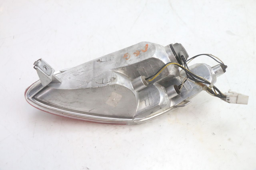 photo de LEWY TYLNY KIERUNKOWSKAZ PIAGGIO MP3 125 (2006 - 2014) - Zbliżenie techniczne