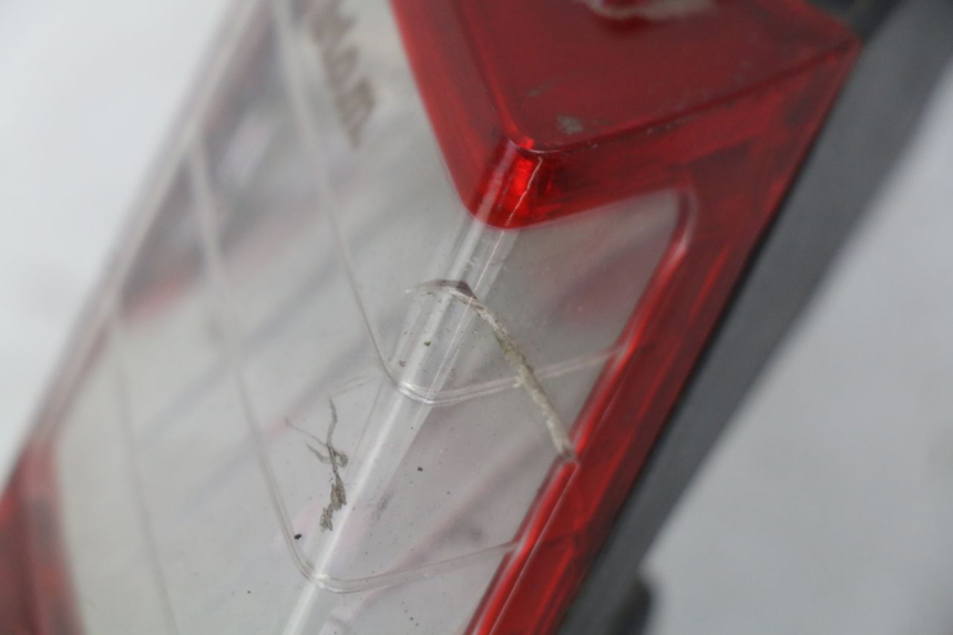 photo de LEWY TYLNY KIERUNKOWSKAZ PEUGEOT SATELIS COMPRESSOR K15 125 (2006 - 2009) - Zbliżenie techniczne