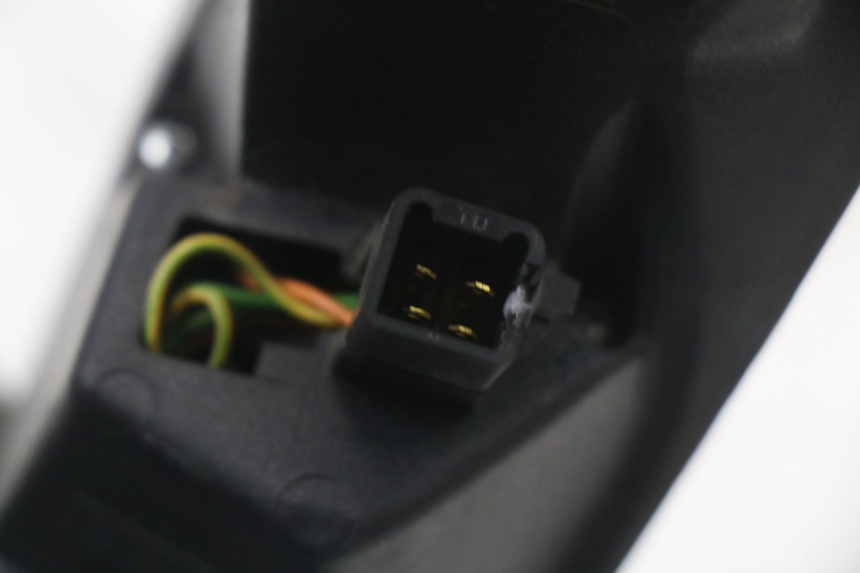 photo de LEWY TYLNY KIERUNKOWSKAZ PEUGEOT SATELIS 125 (2010 - 2012) - Oznaczenia i referencje