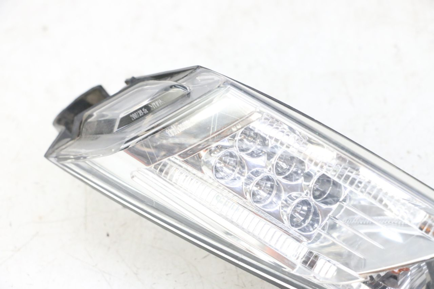 photo de LEWY TYLNY KIERUNKOWSKAZ PEUGEOT SATELIS 125 (2013 - 2018) - Widok produktu