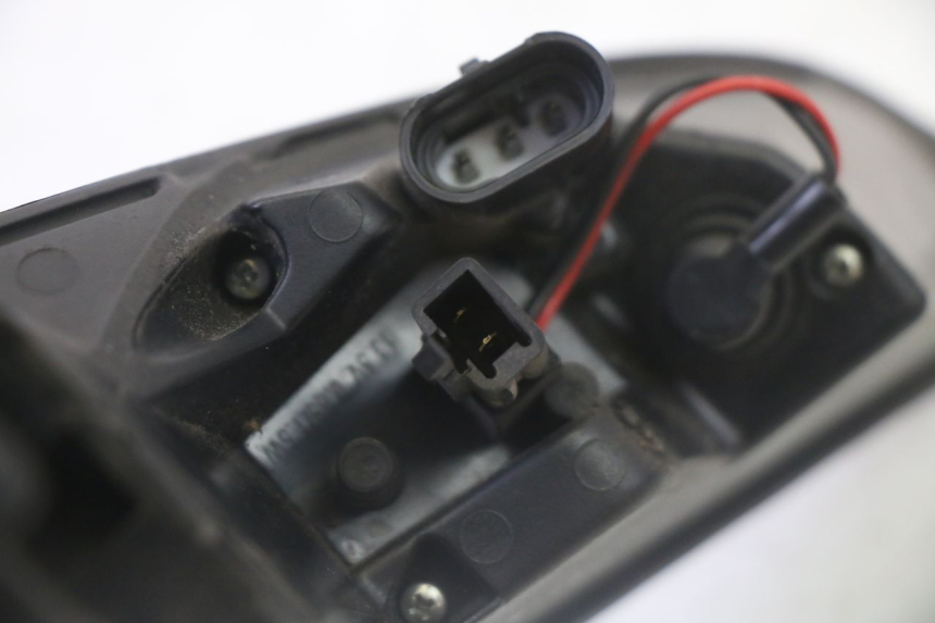 photo de LEWY TYLNY KIERUNKOWSKAZ PEUGEOT SATELIS 125 (2013 - 2018) - Stan powierzchni