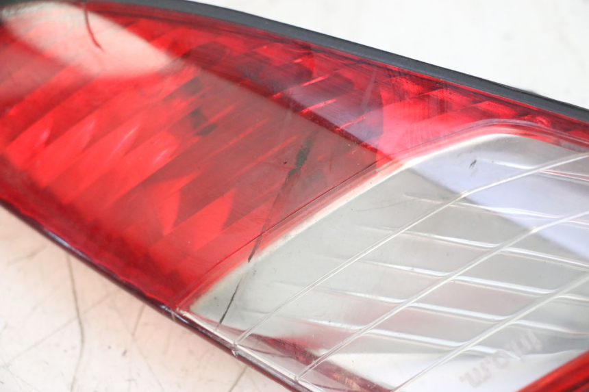 photo de LEWY TYLNY KIERUNKOWSKAZ PEUGEOT SATELIS 125 (2006 - 2009) - Zbliżenie techniczne