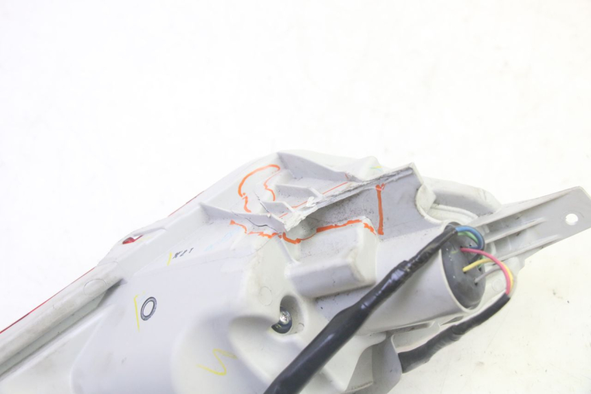 photo de LEWY TYLNY KIERUNKOWSKAZ YAMAHA TRICITY 300 (2020 - 2024) - Punkty mocowania