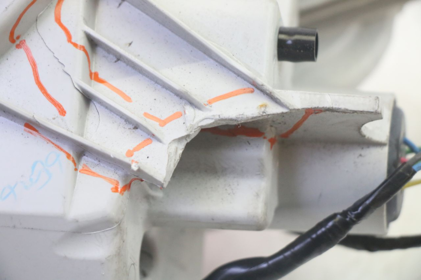 photo de LEWY TYLNY KIERUNKOWSKAZ YAMAHA TRICITY 300 (2020 - 2024) - Część sprawdzona