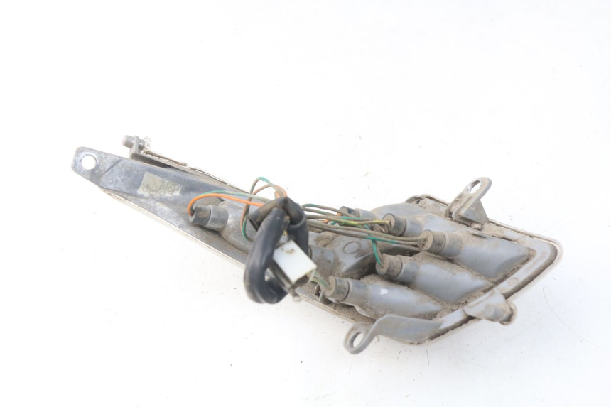 photo de LEWY TYLNY KIERUNKOWSKAZ PEUGEOT VIVACITY NEW 4T 50 (2008 - 2017) - Inny kąt widzenia