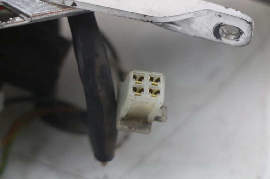 photo de LEWY TYLNY KIERUNKOWSKAZ YAMAHA XMAX X-MAX 125 (2006 - 2009) - Stan powierzchni