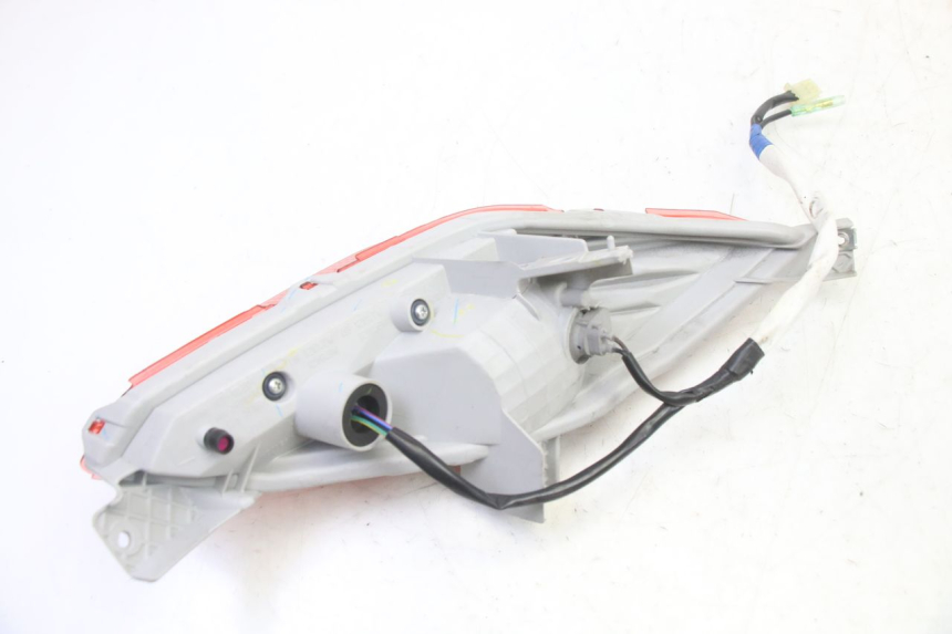 photo de LEWY TYLNY KIERUNKOWSKAZ YAMAHA XMAX X-MAX 125 (2021 - 2025) - Zbliżenie techniczne