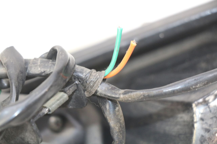 photo de LEWY TYLNY KIERUNKOWSKAZ YAMASAKI YM T 125 (2015 - 2020) - Zoom stanu zużycia