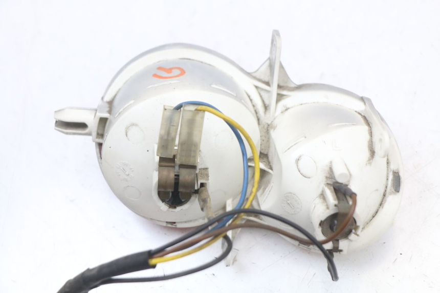 photo de LEWY TYLNY KIERUNKOWSKAZ YAMAHA YP MAJESTY 125 (2002 - 2006) - Stan powierzchni